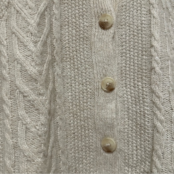 Old Navy Women's Beige Cable Knit Cardigan - Picture 2 of 3